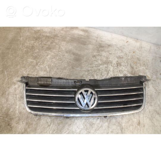 Volkswagen PASSAT B5.5 Griglia anteriore 