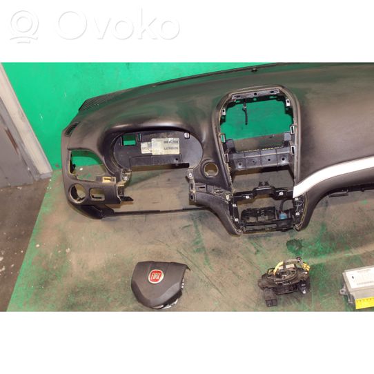 Fiat Freemont Airbag set with panel, 1150.00 € RRR