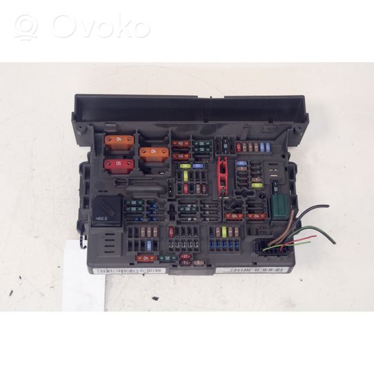 BMW 1 E82 E88 Fuse module 