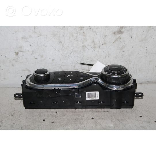 Renault Captur Climate control unit 