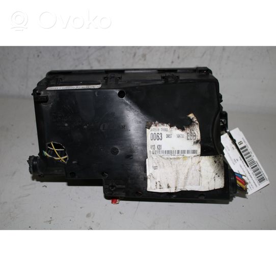 Ford C-MAX II Module de fusibles 