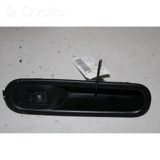 Renault Twingo III Electric window control switch 