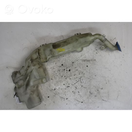 Honda CR-V Windshield washer fluid reservoir/tank 