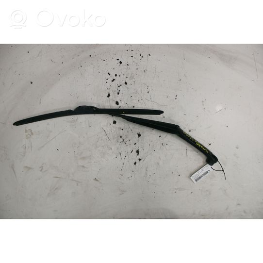 KIA Sorento Front wiper blade arm 