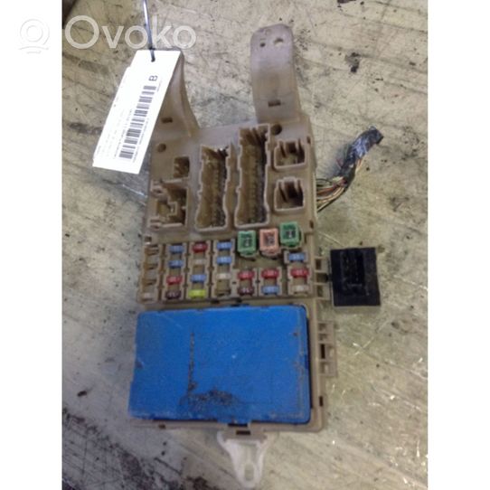 Toyota Corolla E120 E130 Module de fusibles 