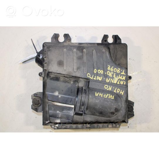 Opel Vivaro Коробка воздушного фильтра 
