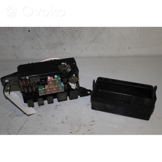 Mitsubishi L200 Module de fusibles 