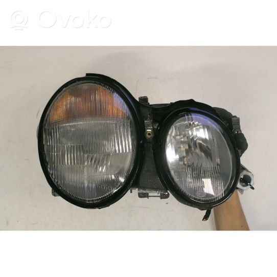 Mercedes-Benz CLK A208 C208 Lampa przednia 