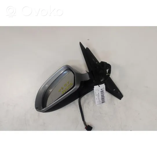 Audi A4 S4 B8 8K Front door electric wing mirror 