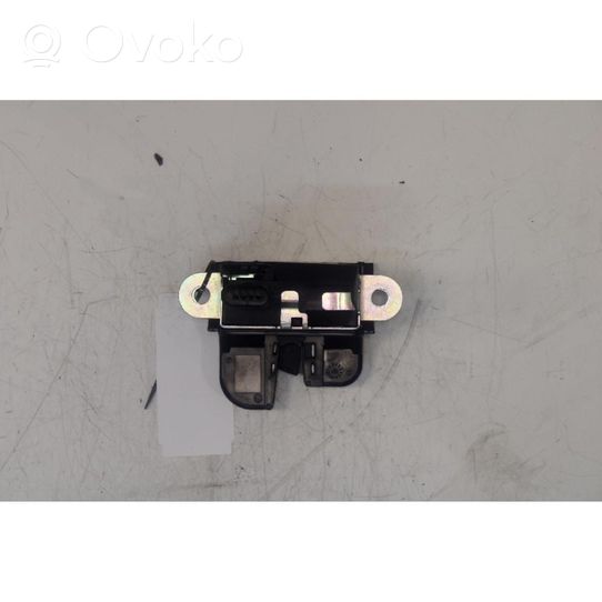 Volkswagen PASSAT B6 Tailgate lock latch 