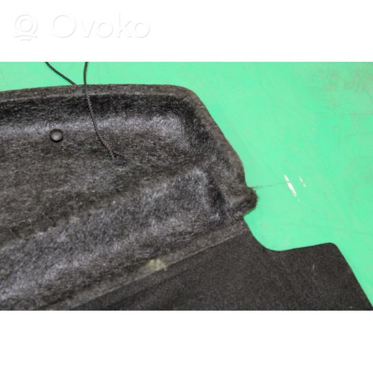 Toyota Yaris Takaikkunan häikäisysuoja/verho 