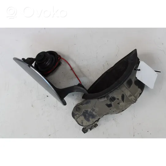 Opel Astra J Tappo del serbatoio del carburante 