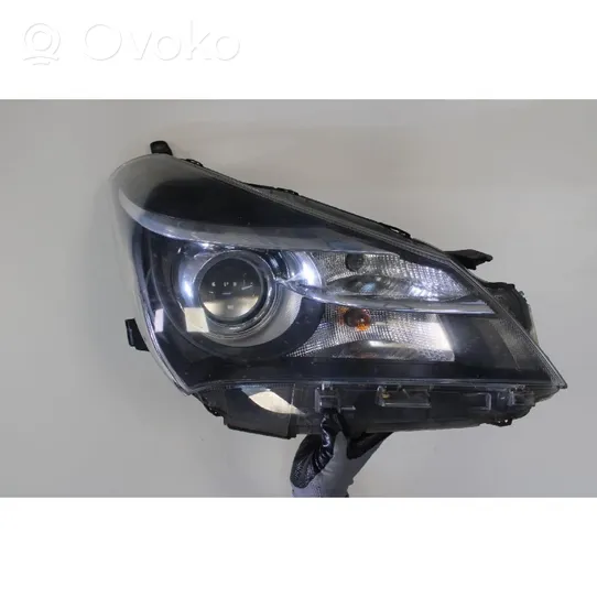 Toyota Yaris Lampa przednia 811300DA30