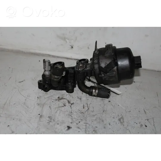 Volvo C30 Oil filter mounting bracket 