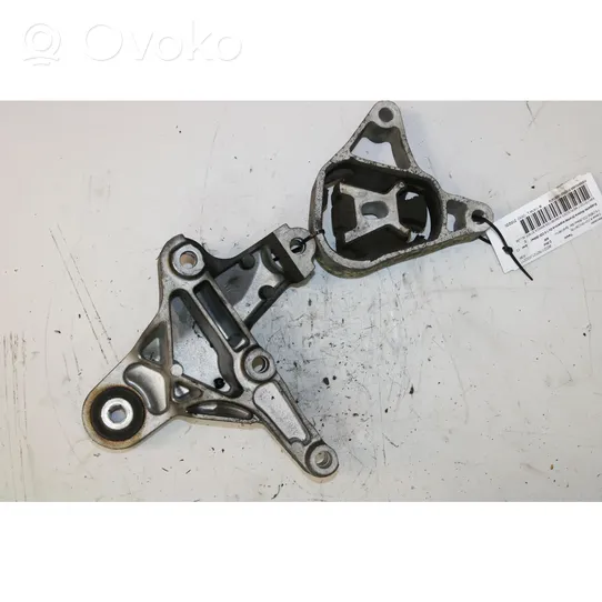 Mercedes-Benz A W176 Engine mount bracket 