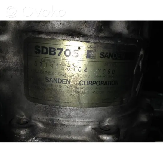 Renault Clio I Air conditioning (A/C) compressor (pump) 