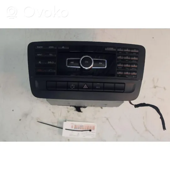 Mercedes-Benz A W176 Panel / Radioodtwarzacz CD/DVD/GPS 