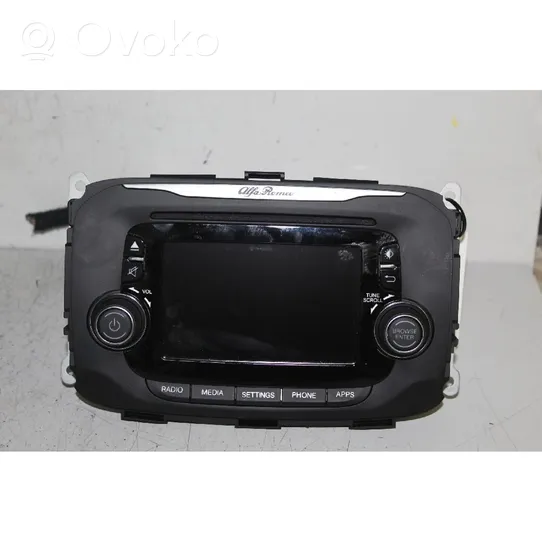 Alfa Romeo Giulietta Panel / Radioodtwarzacz CD/DVD/GPS 