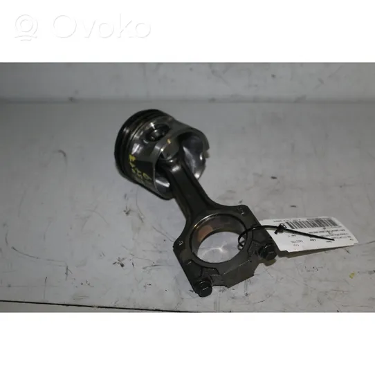 Fiat 500L Piston with connecting rod 