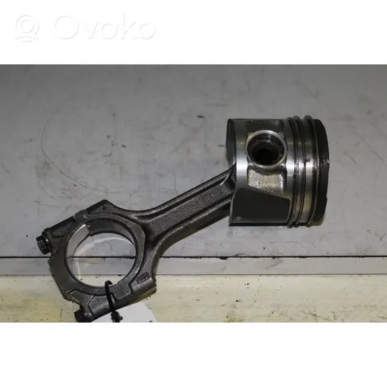 Fiat 500L Piston with connecting rod 