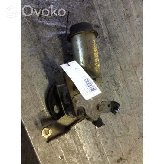 Toyota Yaris Power steering pump 