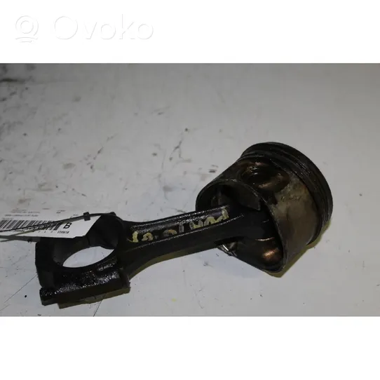 Fiat Punto (176) Piston avec bielle 