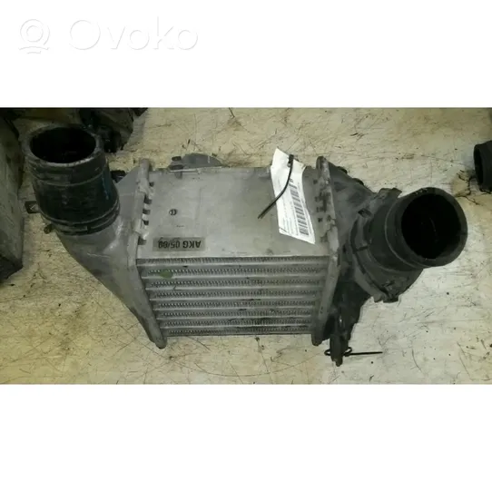 Volkswagen Golf III Chłodnica powietrza doładowującego / Intercooler 