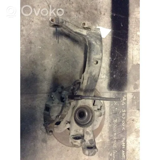 Audi A4 S4 B5 8D Mozzo ruota anteriore 