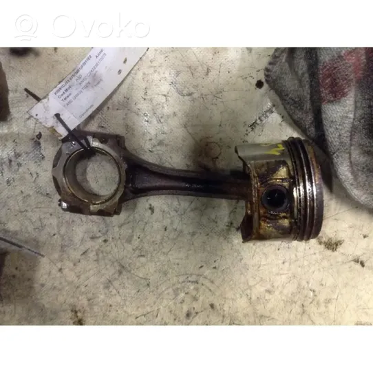 KIA Rio Piston with connecting rod 