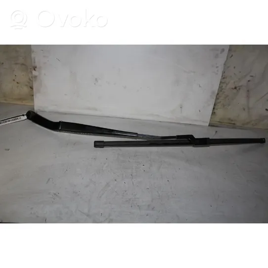 Fiat 500X Front wiper blade arm 