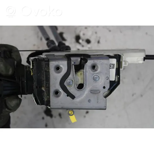 Fiat 500X Front door lock 