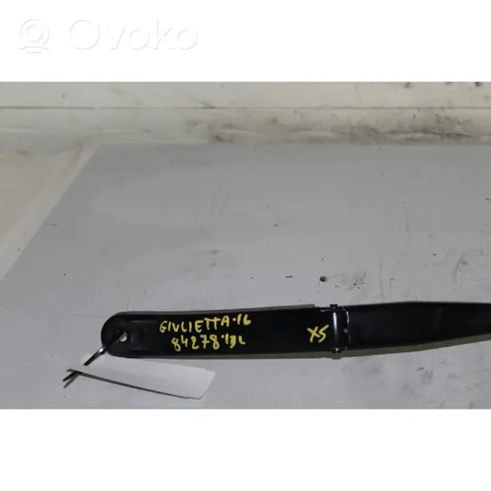 Alfa Romeo Giulietta Front wiper blade arm 