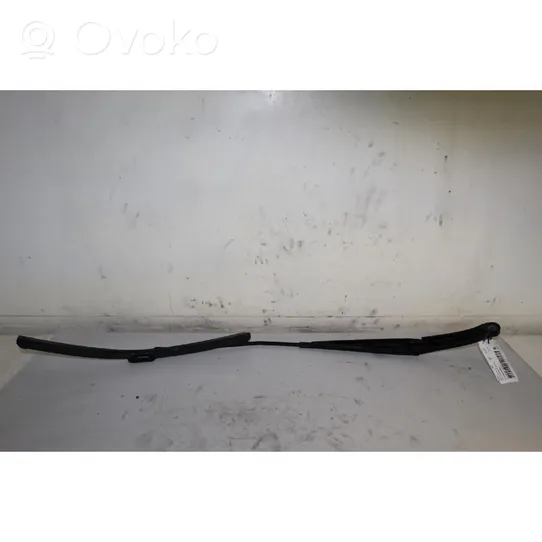 Alfa Romeo Giulietta Front wiper blade arm 