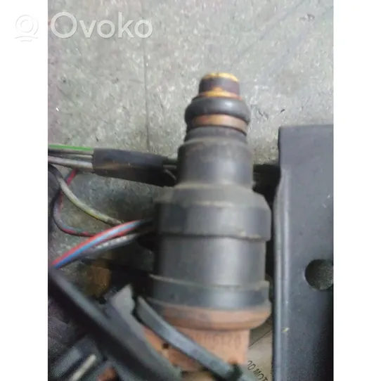 Volkswagen Golf III Injecteur de carburant 