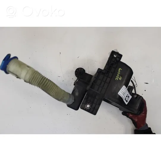 Audi A1 Windshield washer fluid reservoir/tank 