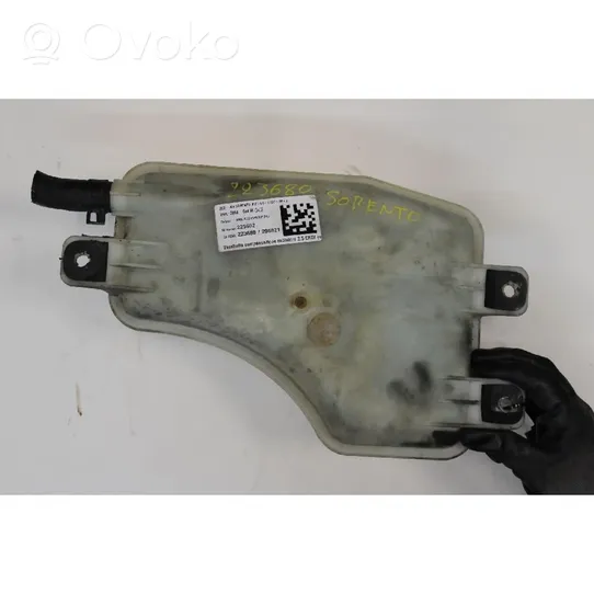 KIA Sorento Coolant expansion tank/reservoir 25430-3E200