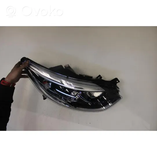 Renault Captur Lampa przednia 