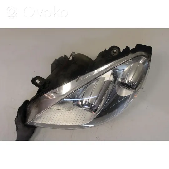 Mercedes-Benz B W245 Lampa przednia A1698201761