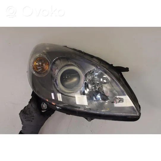 Mercedes-Benz B W245 Lampa przednia A1698201861