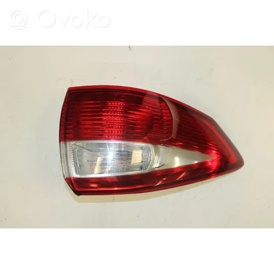 Ford C-MAX II Lampa tylna 