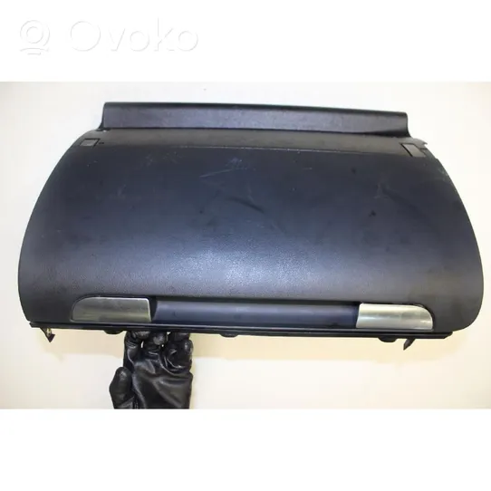 Audi A3 S3 8P Glove box 