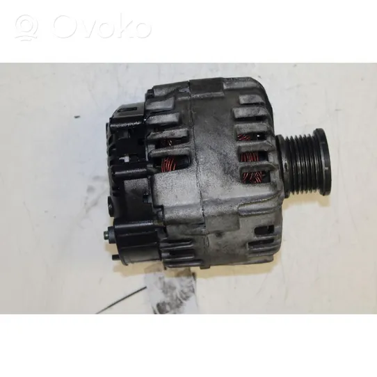 Opel Vivaro Generatore/alternatore 