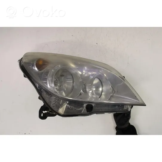 Opel Astra H Lampa przednia 