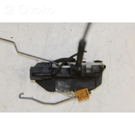 Opel Astra J Rear door lock 