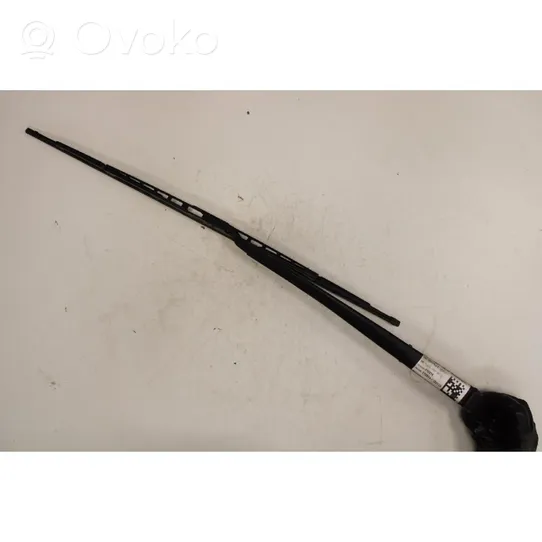 Toyota Verso Front wiper blade arm 