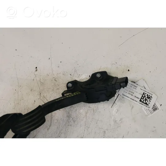 Volvo V70 Accelerator throttle pedal 