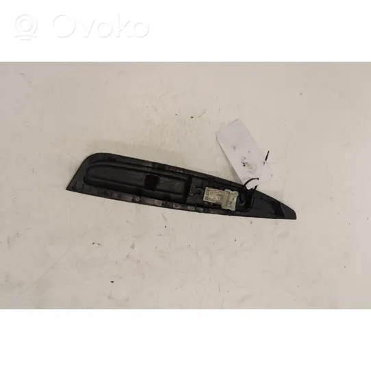 Nissan Qashqai Electric window control switch 