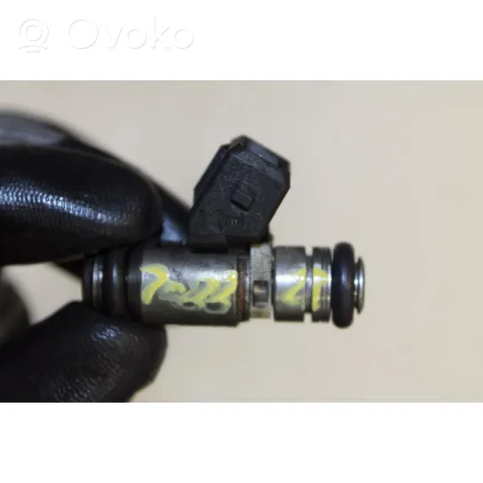 Fiat Punto (188) Fuel injector 