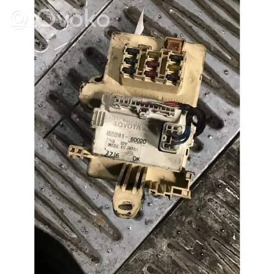 Toyota Land Cruiser (HDJ90) Fuse module 