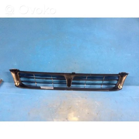 Toyota Carina T190 Grille de calandre avant 